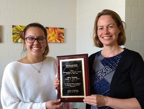 Dr. Alexa Veenema Won the 2019 Undergraduate Research Mentor of the Year Award